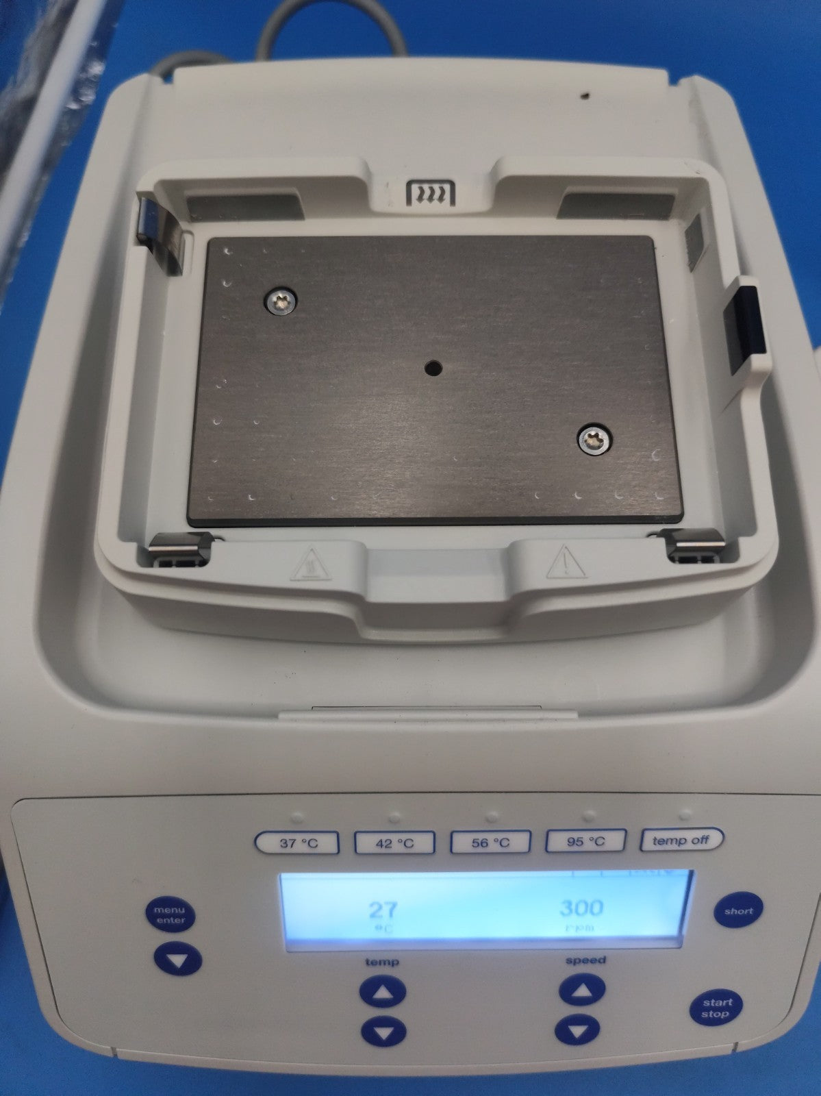 Eppendorf ThermoMixer FP 5385 Heating Shaker | with Microplate adapter & lid