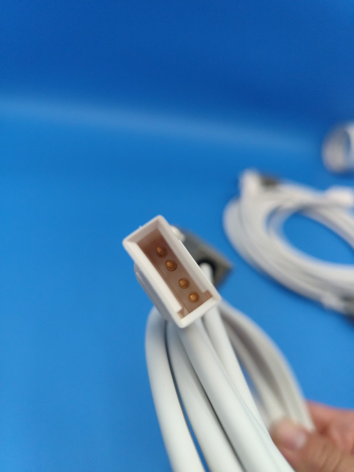 db15 male to 4 pin male cable
