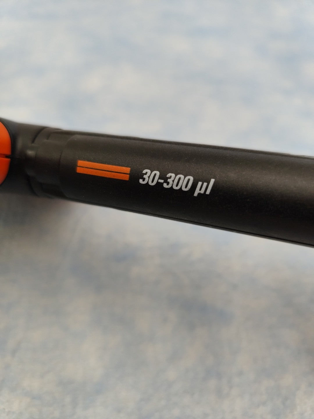 thermal f2 30-300 ul 12 channel  Pipette