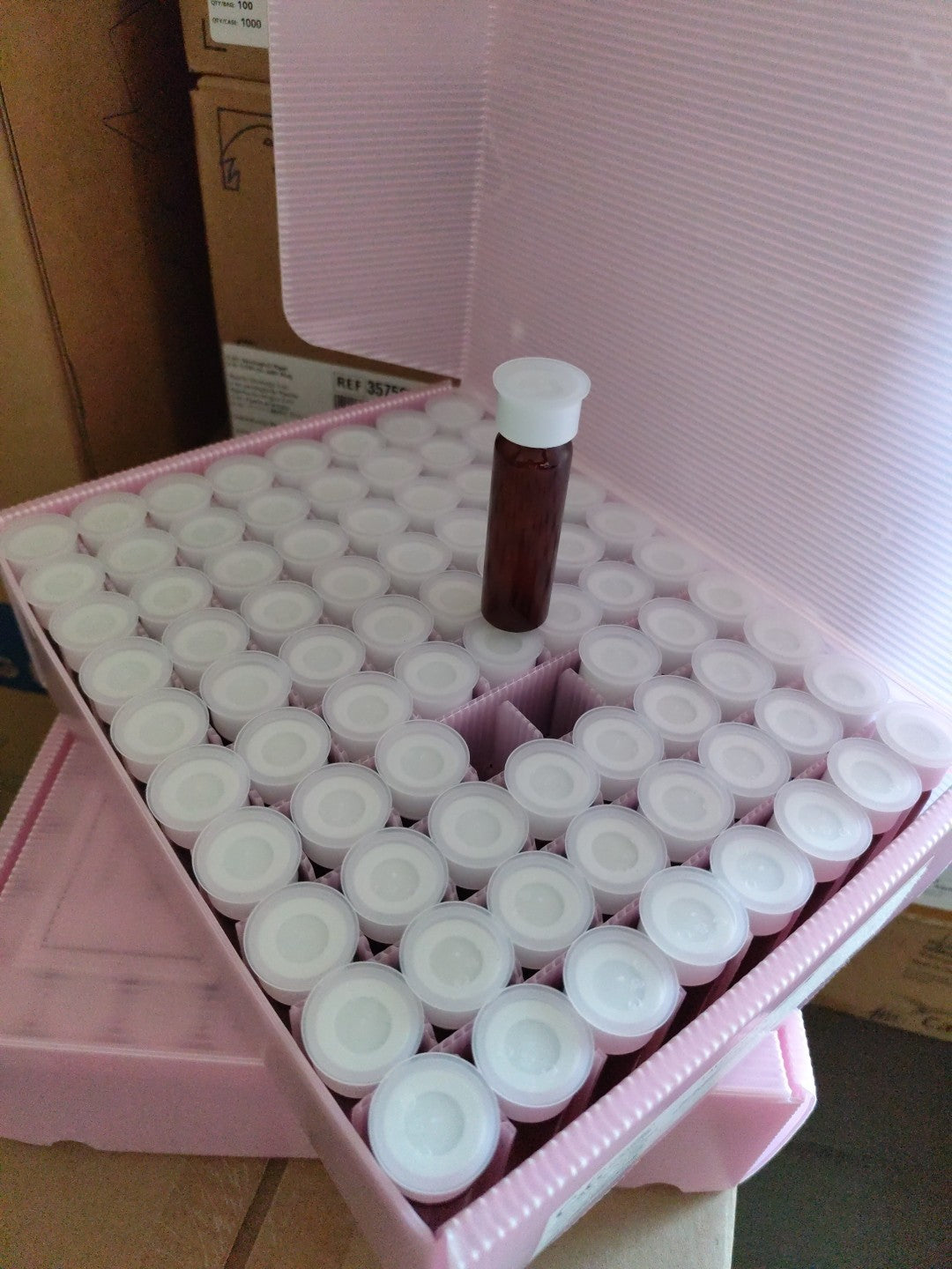C&G Containers Scientific 40ml Amber Borosilicate With White Lid Open Box 79 Pcs