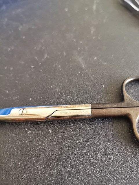 ROBOZ RS-6812SC OPERATING SCISSORS -BLUNT 5.5" Used