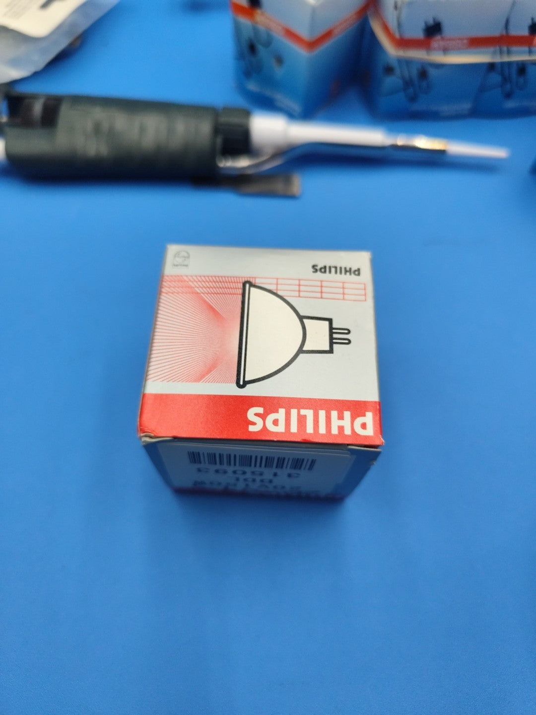 Philips light bulb 20 volts 150 volts ddl 315093