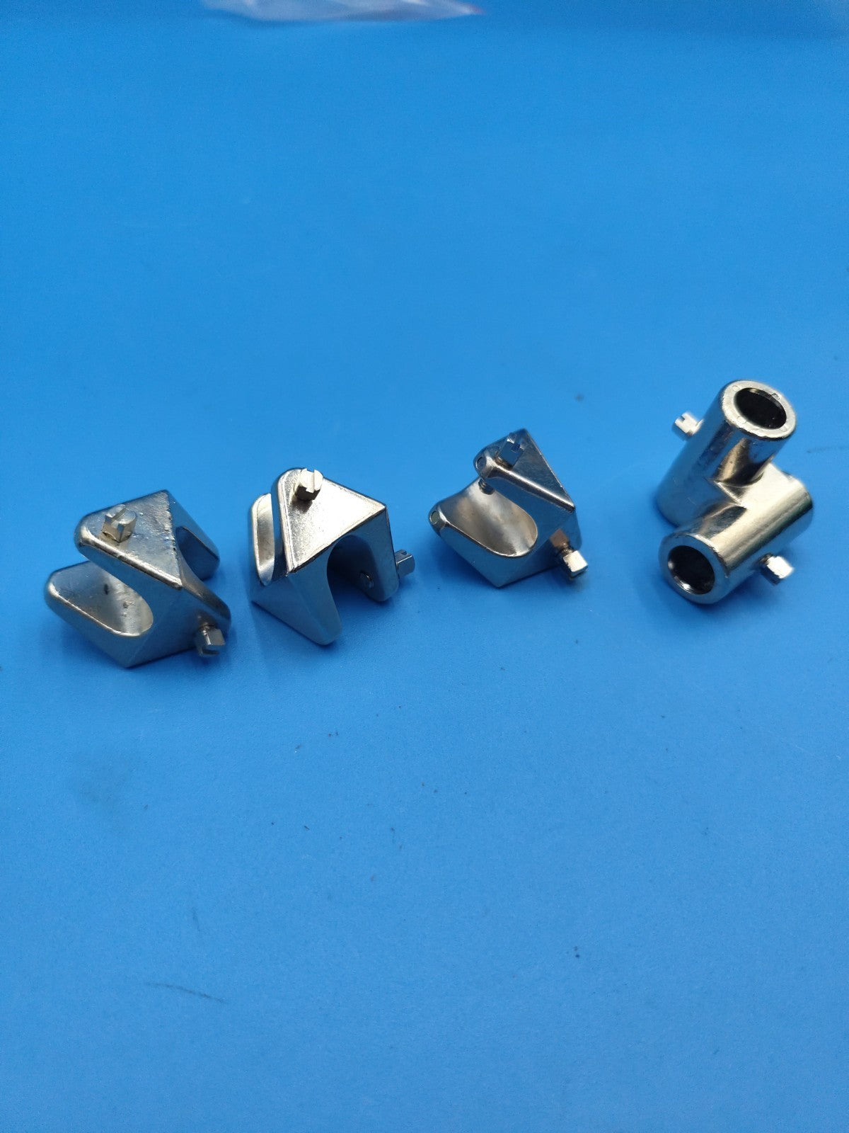 Four Metal Parts Including S connector CONN