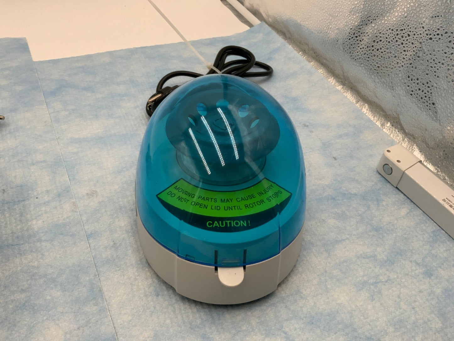 Mini Centrifuge for 1.5 ml 2ml or PCR tubes Thermo VWR Fisher Corning Mini Spin