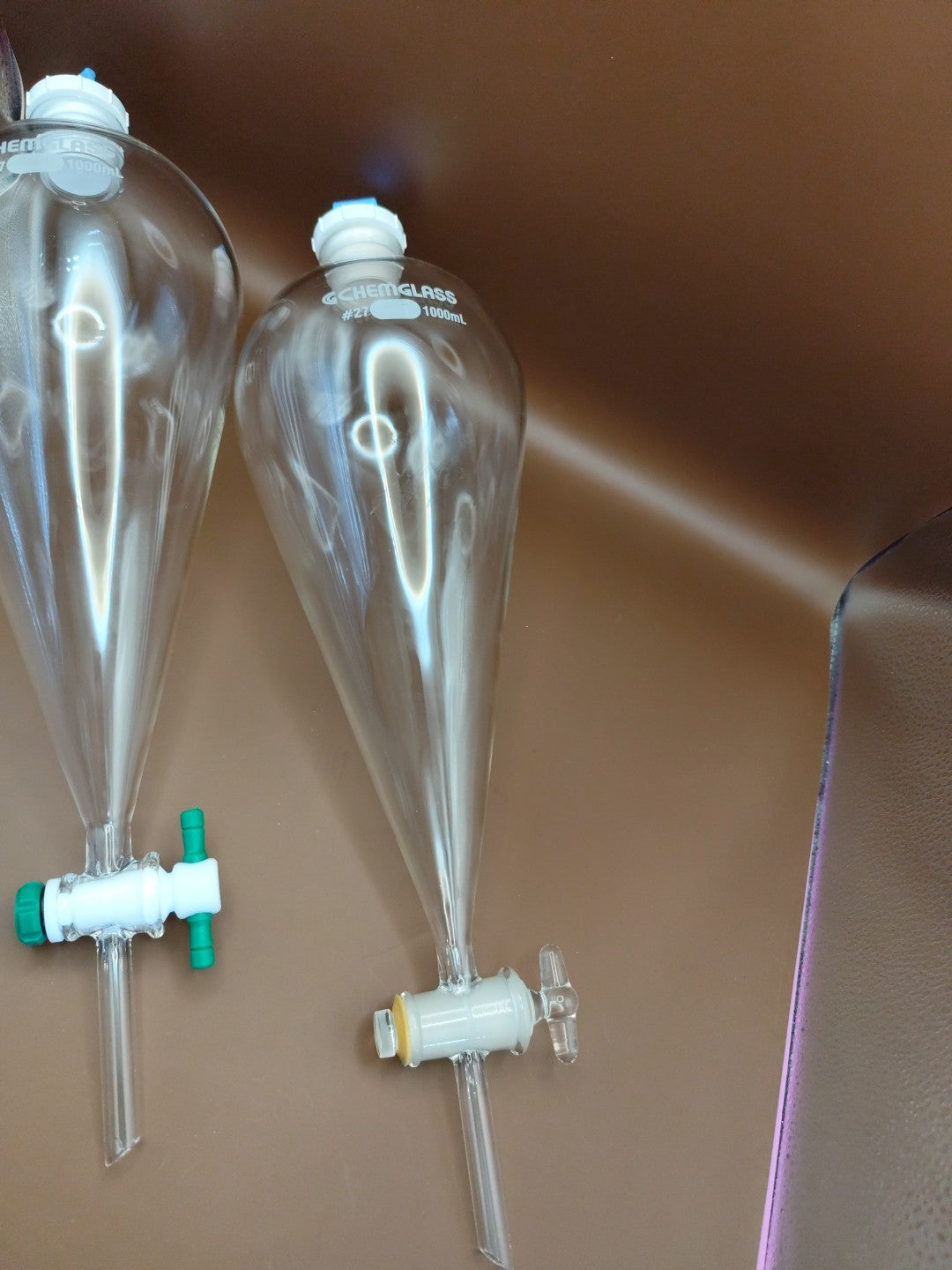 Set Of 2 Chemglass Separatory Funnel Squibb 1000ml 1 Liter