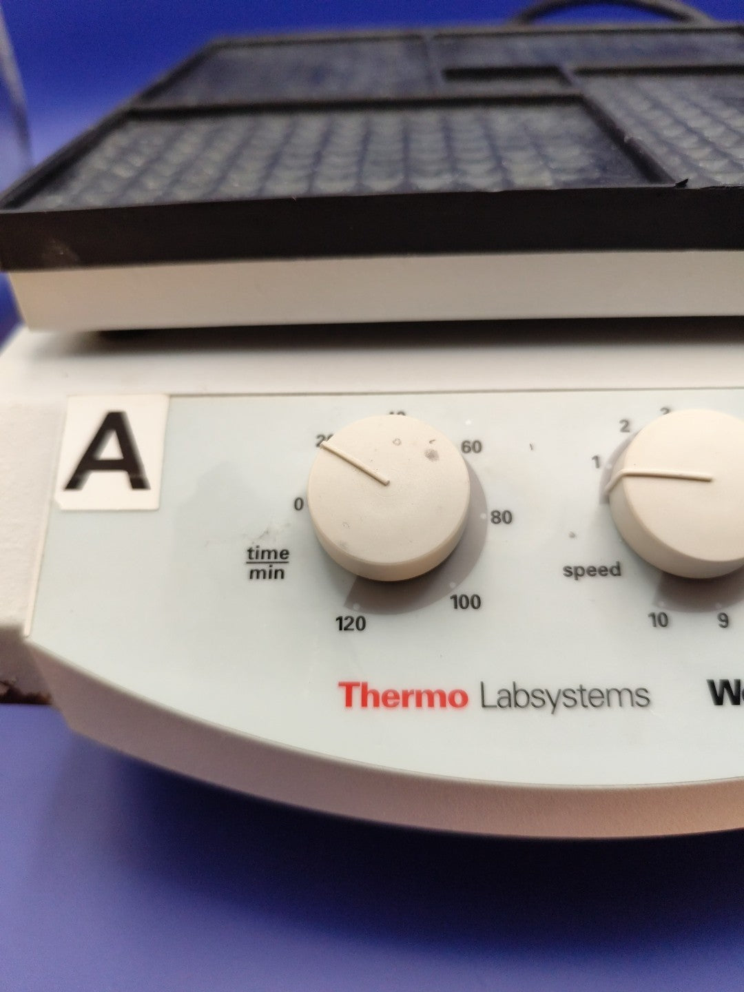 Thermo Labsystems Wellmix used Adjustable Shaking READ Shaker Mixer Rotator 