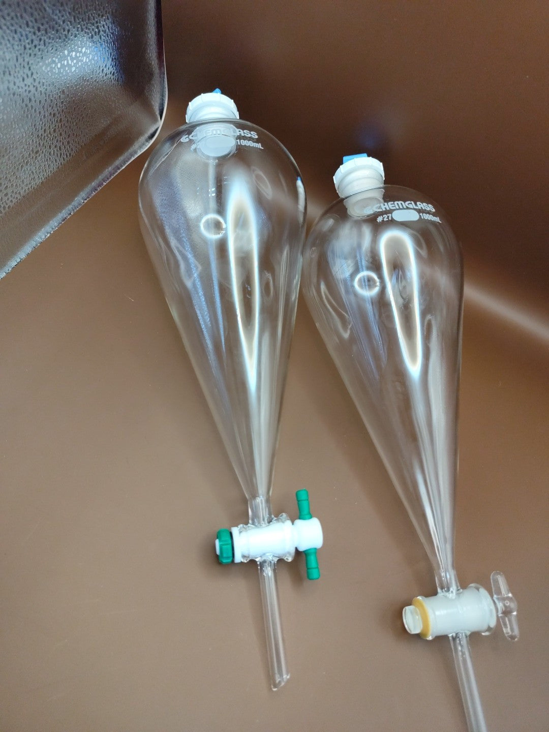 Set Of 2 Chemglass Separatory Funnel Squibb 1000ml 1 Liter