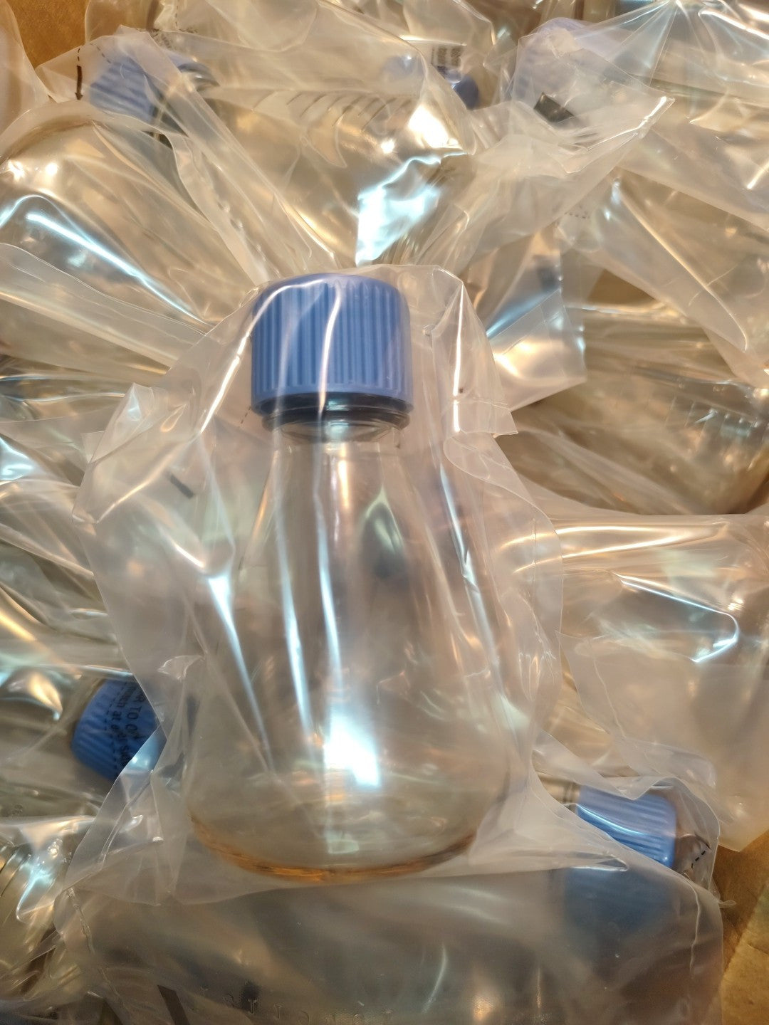 VWR Plastic Flask Pc 250ml Ster Cs45 431545 / 89095-268 No baffle Standard Cap